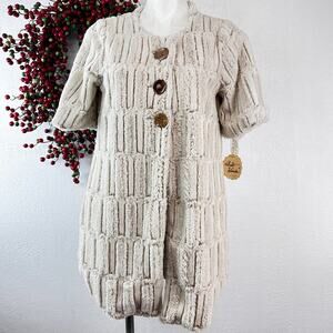 Vintage Aunt Wanda Jacket
Chenille faux fur Short Sleeve
NWT Size Small